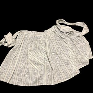 Vintage Waist Apron, Blue & White Florals w/Heart Pocket, Tie in Back, Momcore